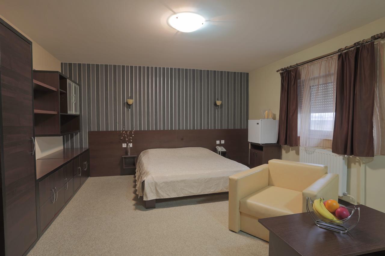 Prenociste Knez Motel Sombor Luaran gambar